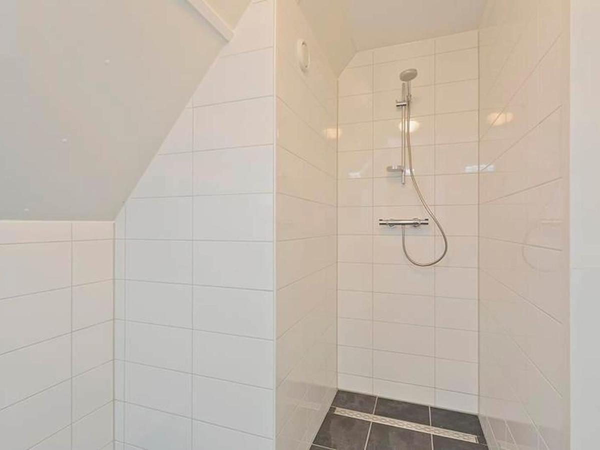 Holiday Home In Scherpenisse With Bubble Bath Esterno foto