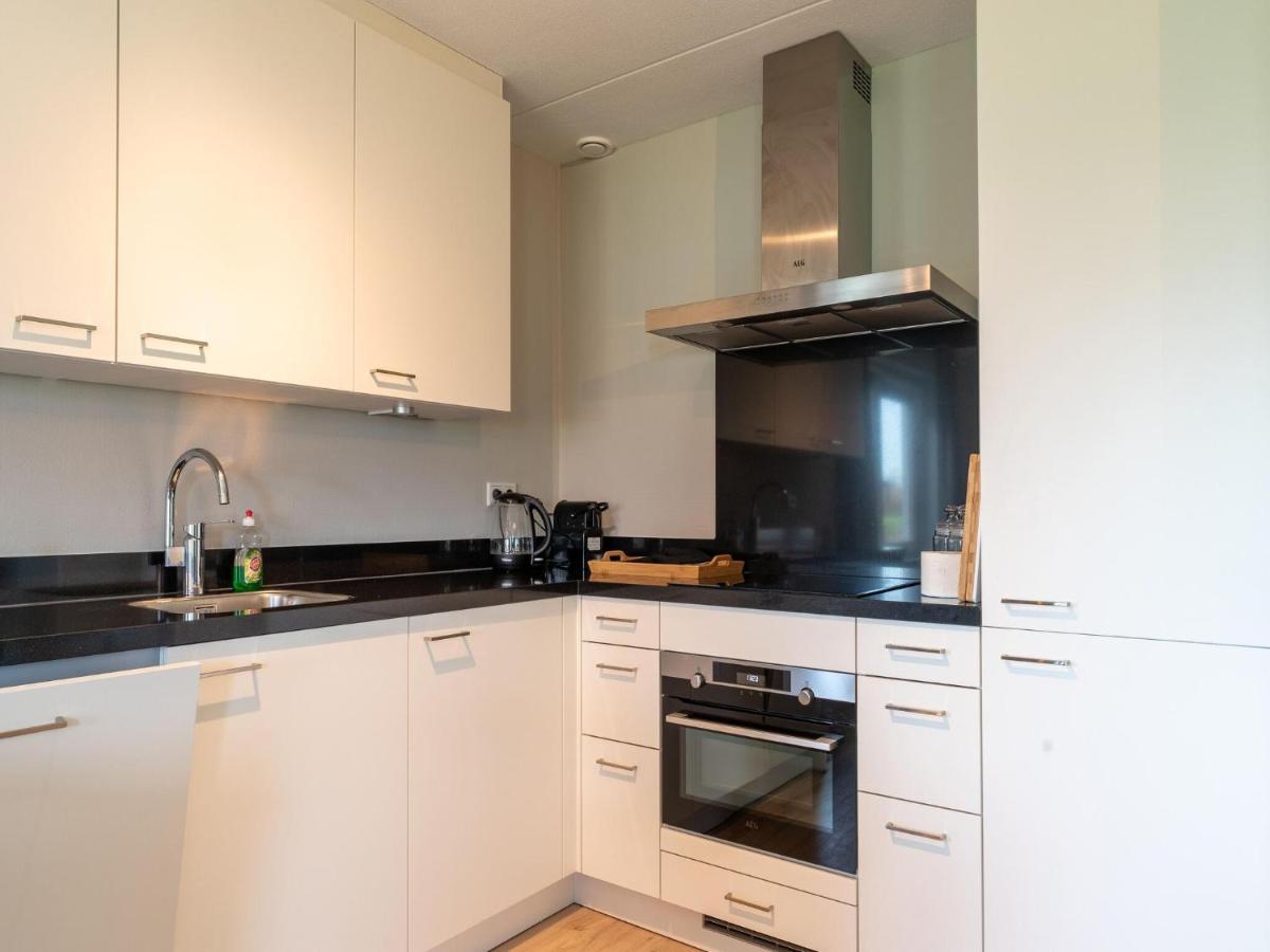 Holiday Home In Scherpenisse With Bubble Bath Esterno foto