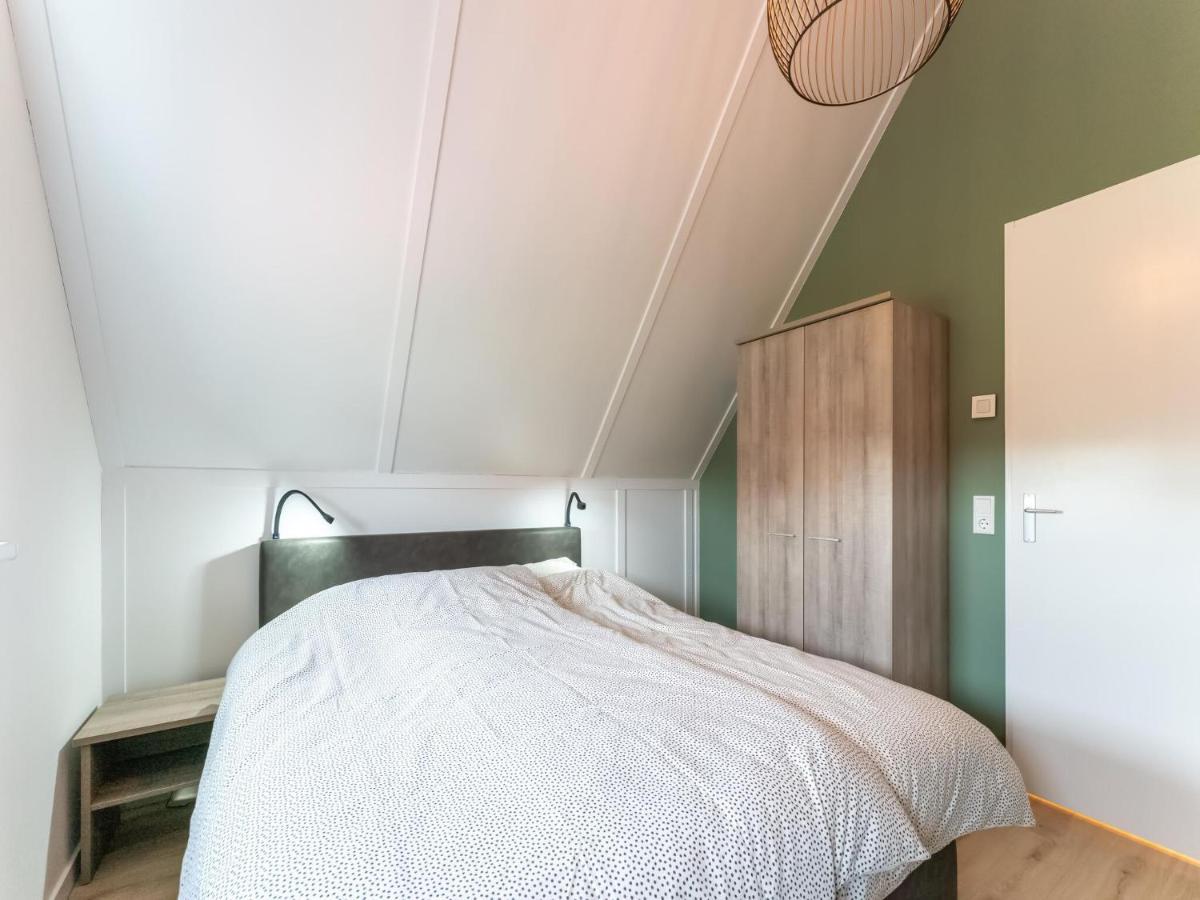 Holiday Home In Scherpenisse With Bubble Bath Esterno foto