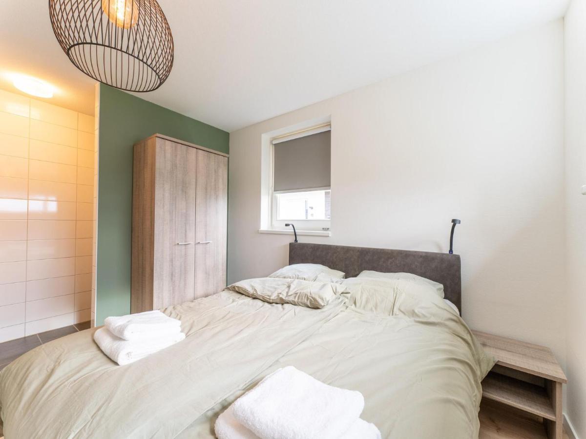 Holiday Home In Scherpenisse With Bubble Bath Esterno foto
