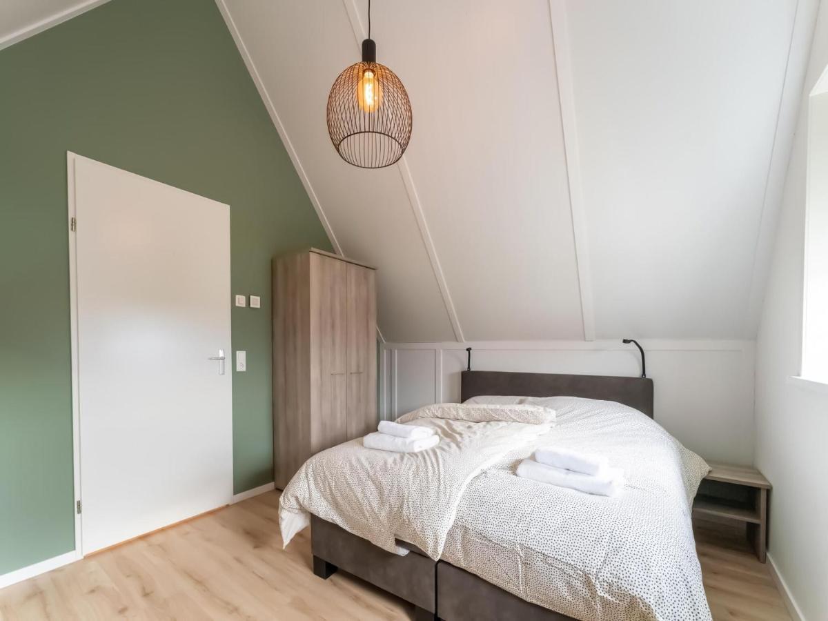 Holiday Home In Scherpenisse With Bubble Bath Esterno foto